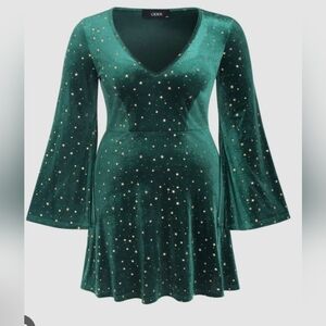 NWT Cider Curve Plus Size Flared Sleeve Green Velvety Dress with Stars